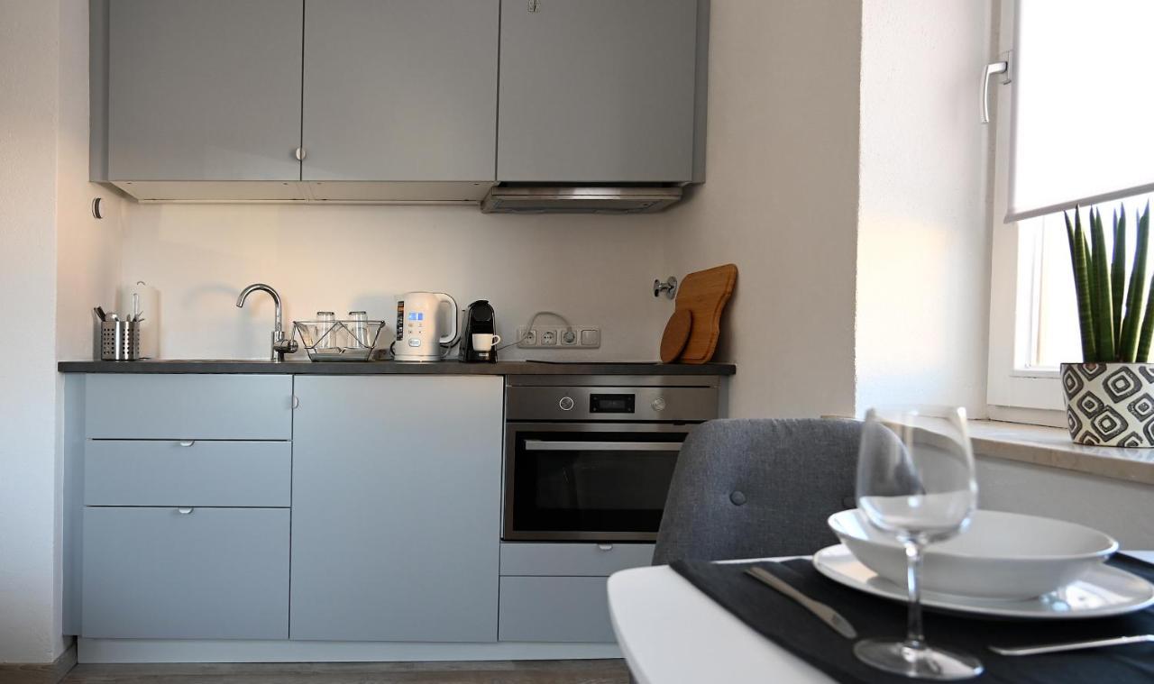 Gemuetliches Appartement Mit Netflix, Nespresso Und Boxspringbett Augsburg Kültér fotó