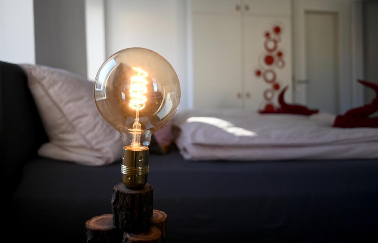 Gemuetliches Appartement Mit Netflix, Nespresso Und Boxspringbett Augsburg Kültér fotó